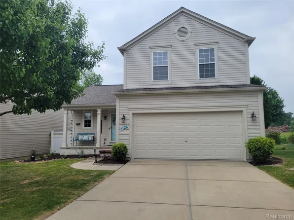 5100 Meadow Crest Cir, Holly, MI 48442