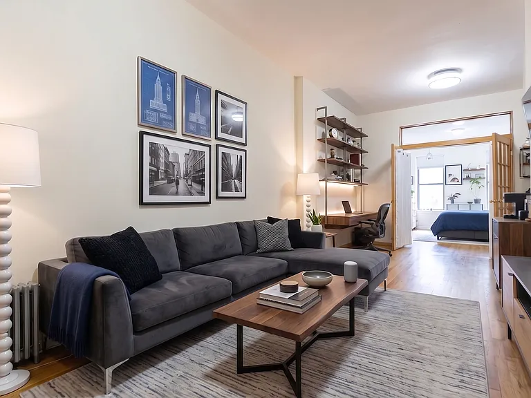 213 E 5th St #8 — Photo 1