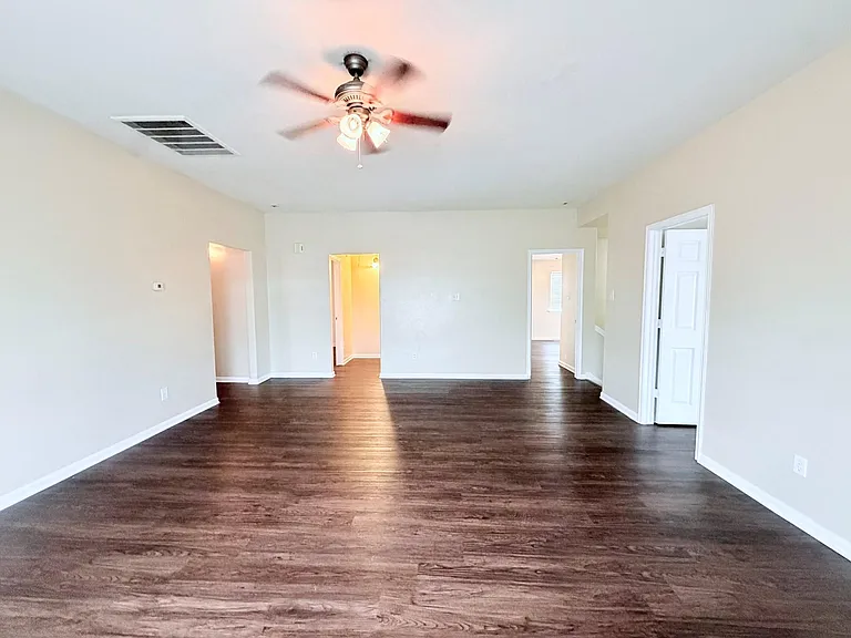7403 Bering Landing Dr — Photo 35
