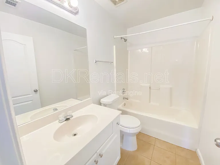 1068 S Gordon Rd SW — Photo 17