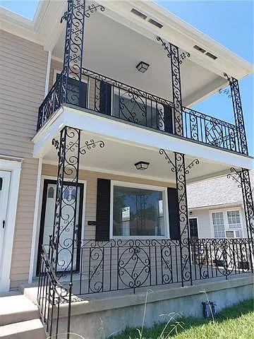 3 bed, 1.0 bath, 1320 sqft, $1,900 — Photo 2