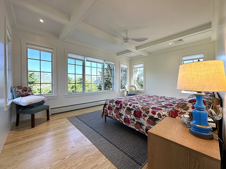 New king master bedroom/bath with views of Priscilla Inlet