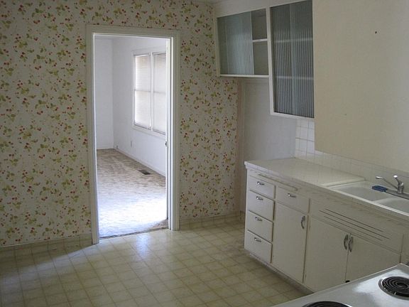4th image of 1817 Bonnie Way