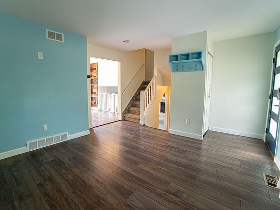4th image of 623 E Sunnybrook Dr
