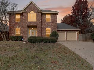 6114 Pinwood Cir, Arlington, TX 76001