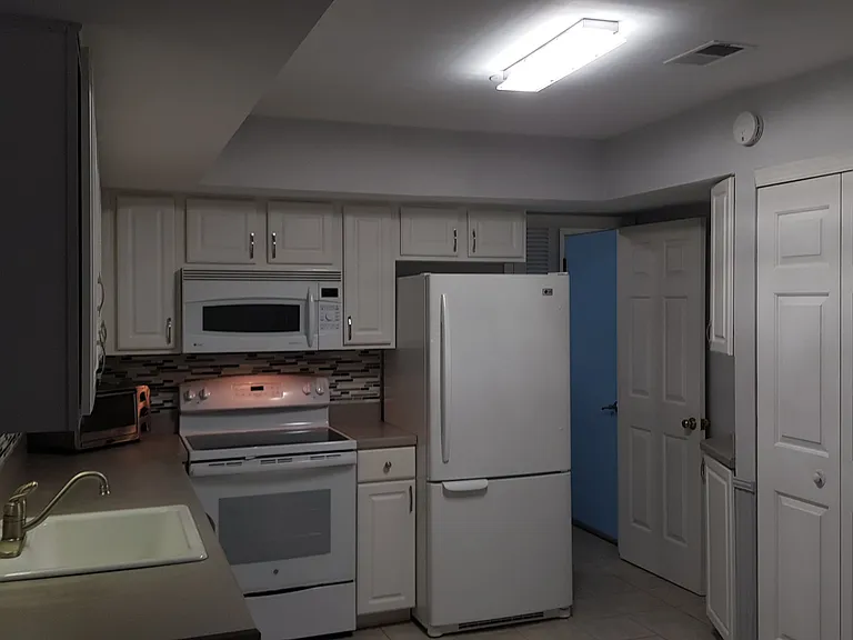 520 Merioneth Dr — Photo 34