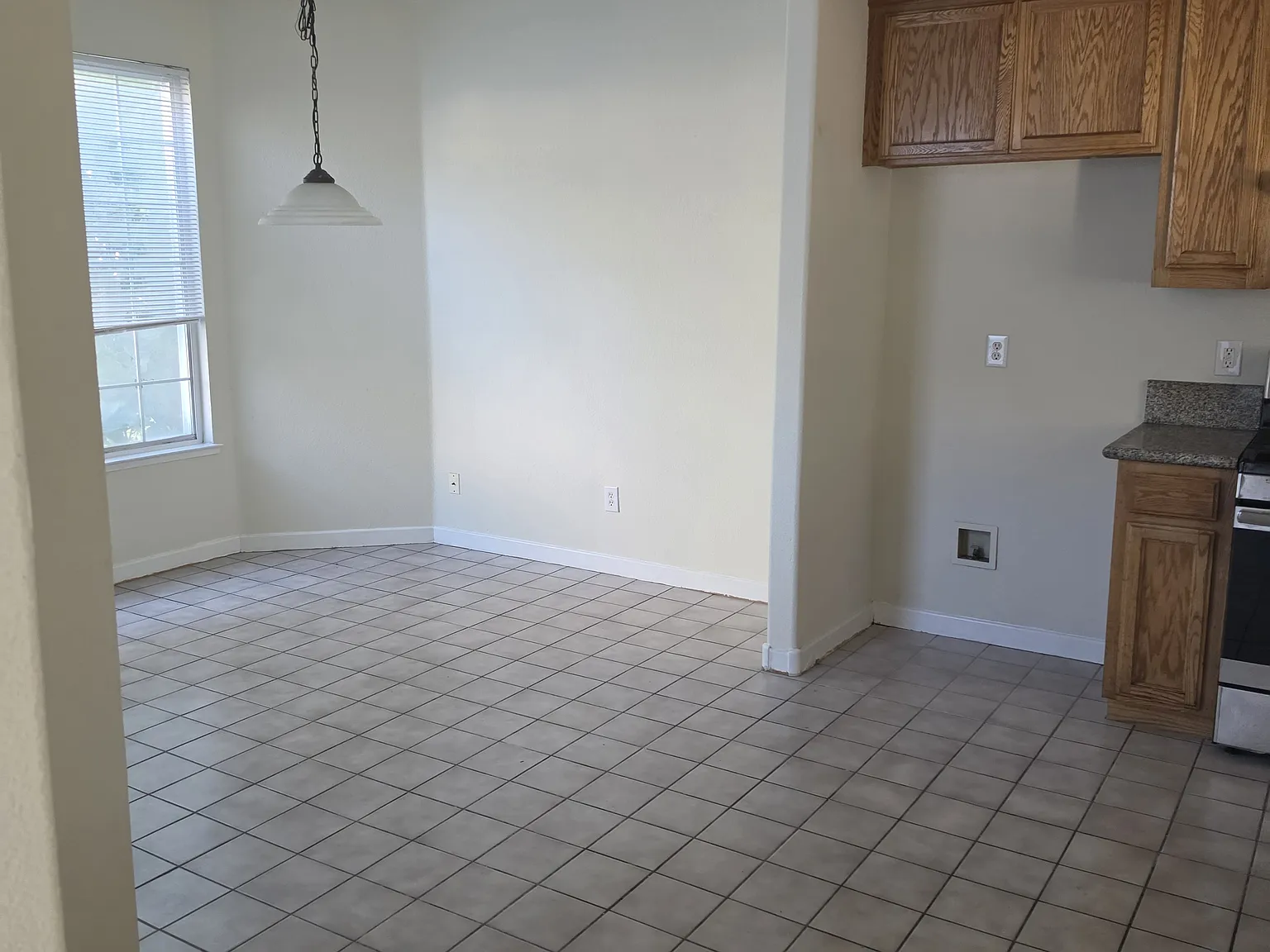 3 bed, 1525 sqft, $3,300 — Photo 4