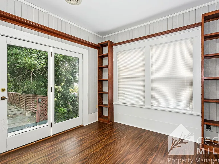 3329 E 1st St N — Photo 9