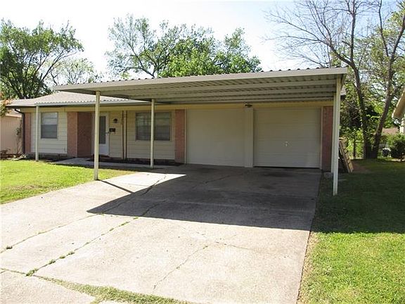 2nd image of 3724 Emerald Dr