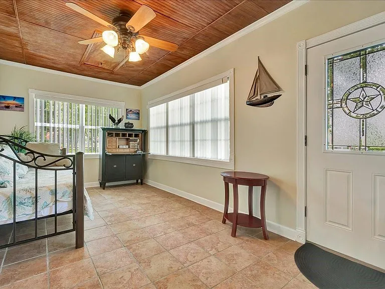 683 Water View Dr — Photo 11