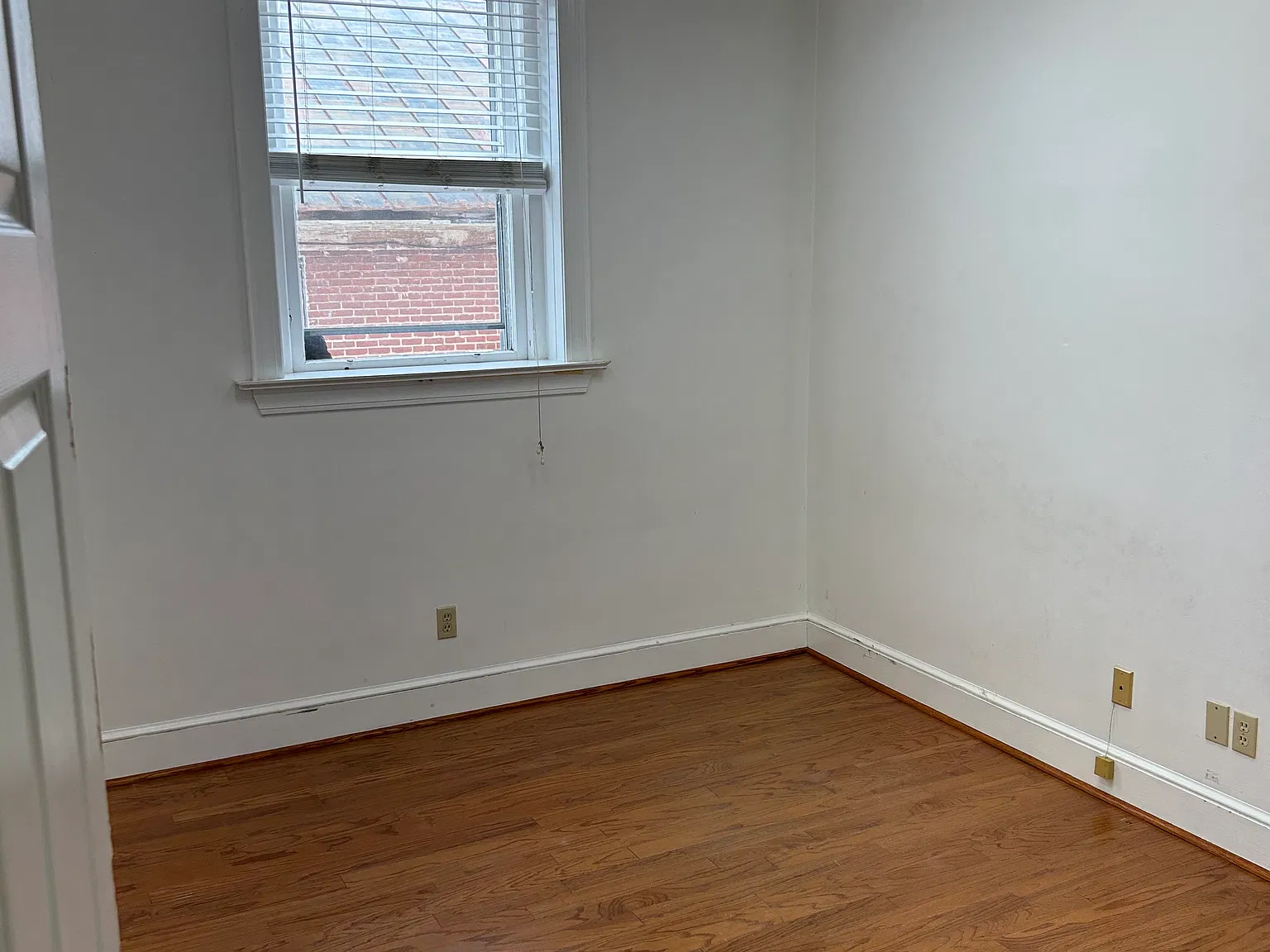 102 W Roanoke St — Photo 2