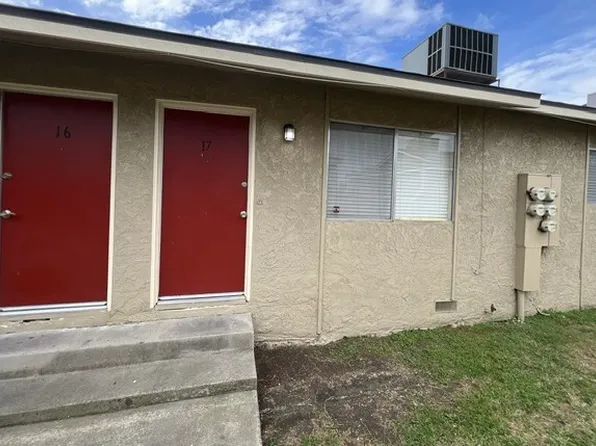 600 N Blackstone St APT 17, Tulare, CA 93274