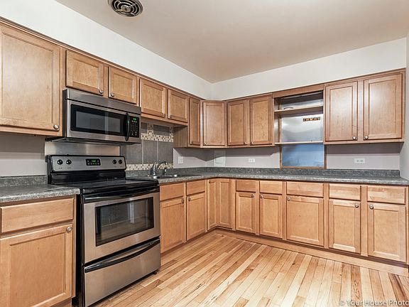 4th image of 2431 E Brandenberry Ct #2R