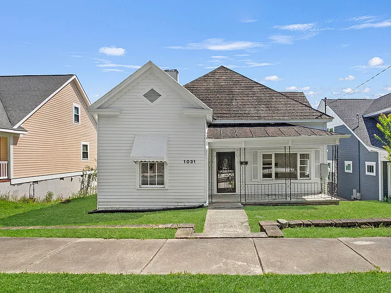1031 Ash St — Photo 17