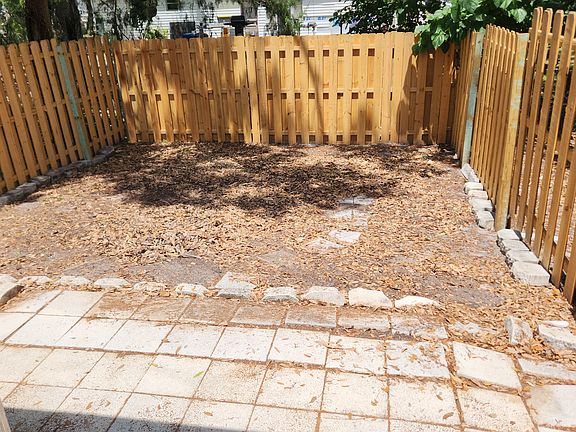 2nd image of 600 Saint Petersburg Dr W APT A