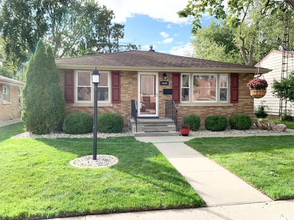 509 N Cleveland Ave, Bradley, IL 60915