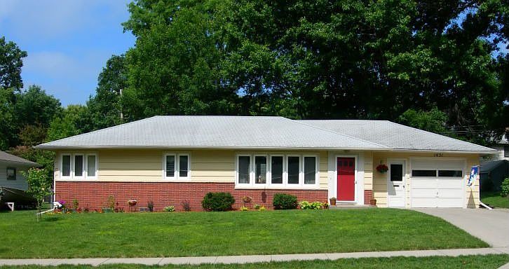 1431 Marston Ave; front