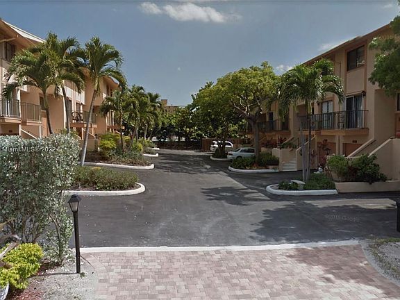 2nd image of 3240 NE 11th St APT 204