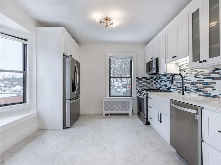 12 Eaton Ct #2 — Photo 9