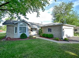 645 N Highview Ave, Addison, IL 60101