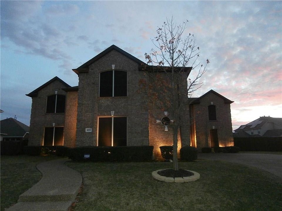 1st image of 629 Gardenia St