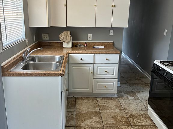 3rd image of 3712 Saint Francis Ave
