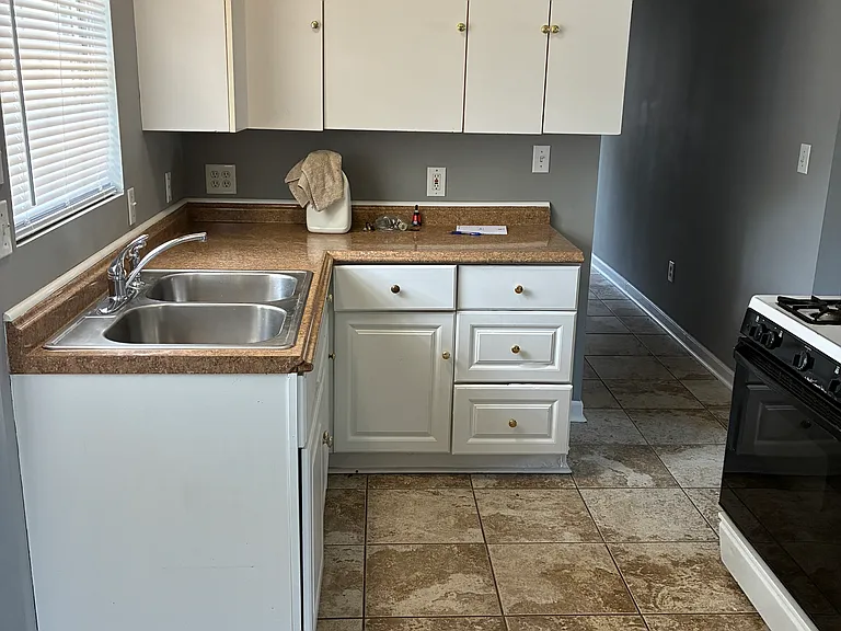3712 Saint Francis Ave — Photo 3