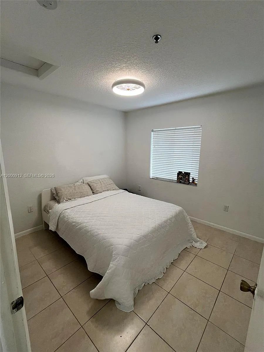Building Photo - 171 Riviera Cir #61
