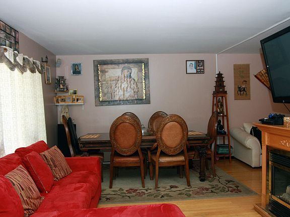 4th image of 38 Wilton Ct