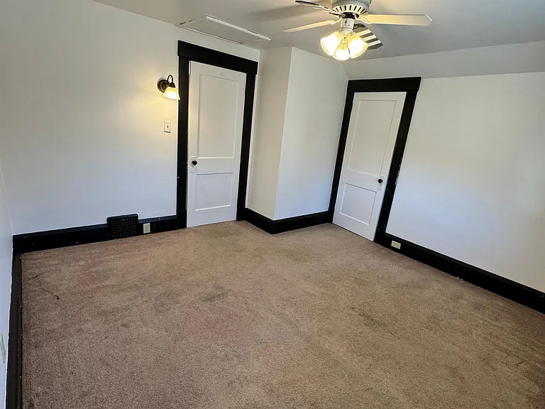 816 2nd St SE — Photo 9