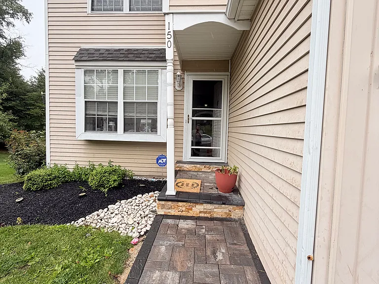 150 Forge Ln — Photo 2
