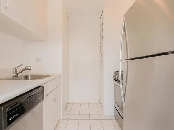 161 West 61st Street image 3 of 11