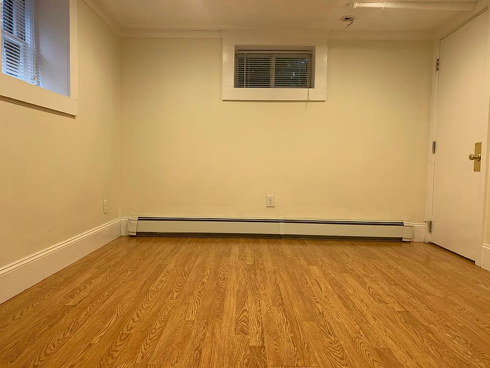 2nd image of 237 Lexington St