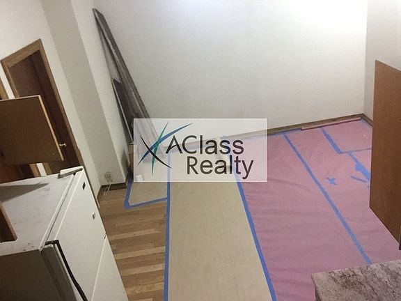 2nd image of 3122 41st St #2R