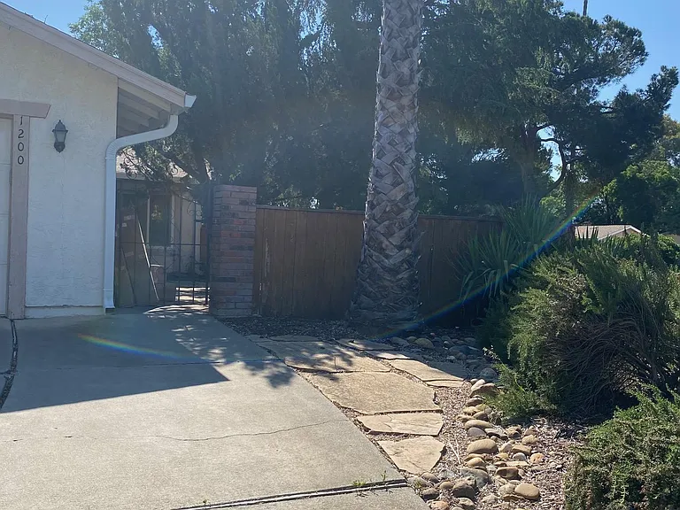 1200 Garrison St — Photo 3