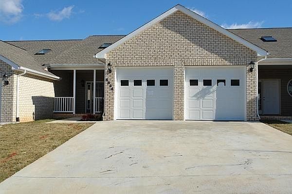 1st image of 6664 Stonelyn Cottage Ct