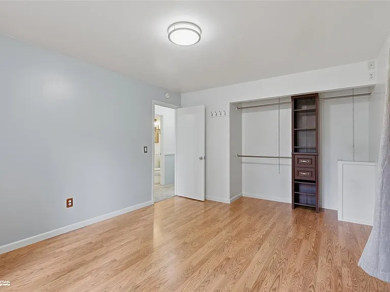 1408 E 27th Ave — Photo 13