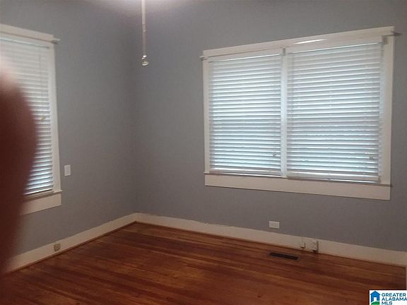 4th image of 1120 North St E