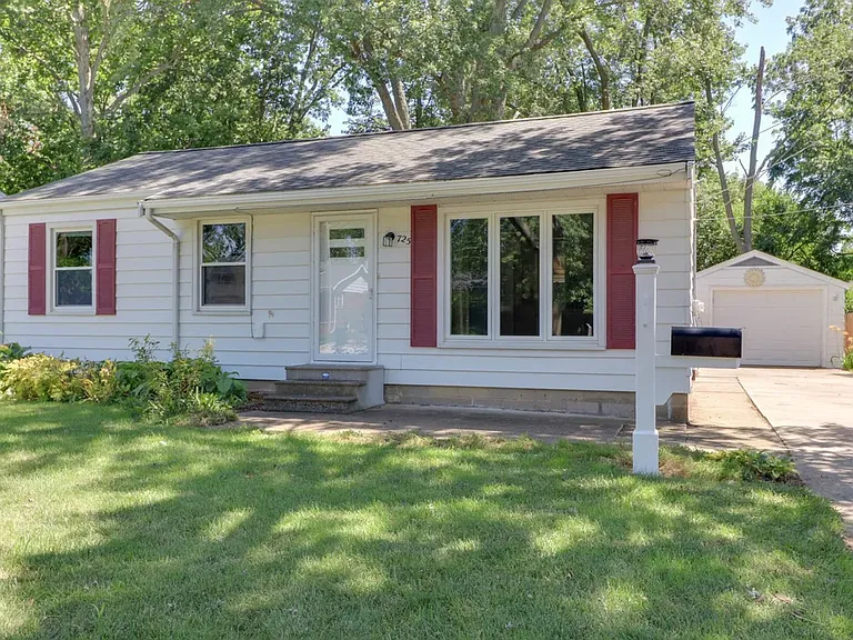 725 Dale St — Photo 1