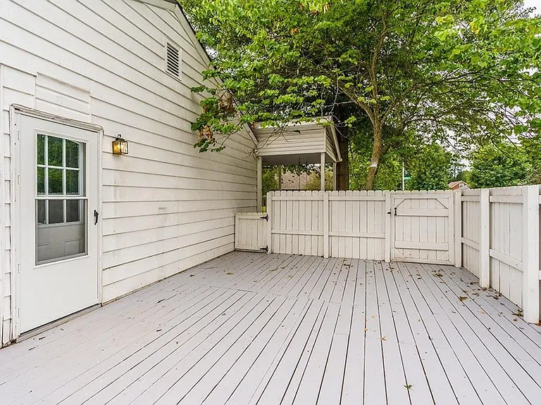 493 Barkley Dr — Photo 19