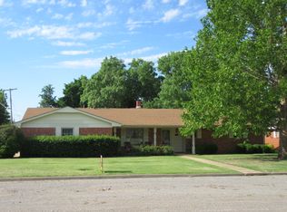 1024 W Iris Ave, Hobart, OK 73651