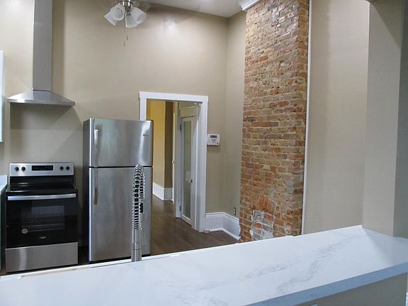 5th image of 2037 Jena St