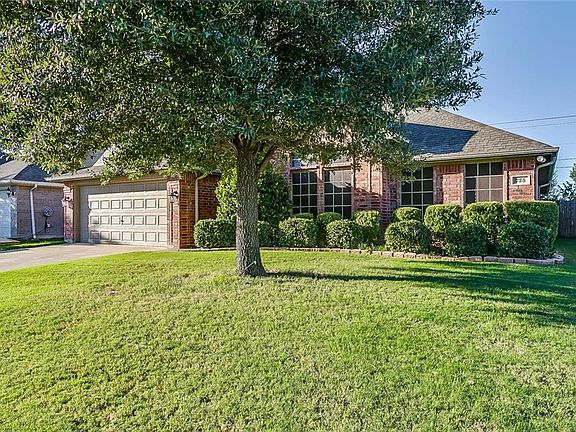 3rd image of 725 Snapper Dr