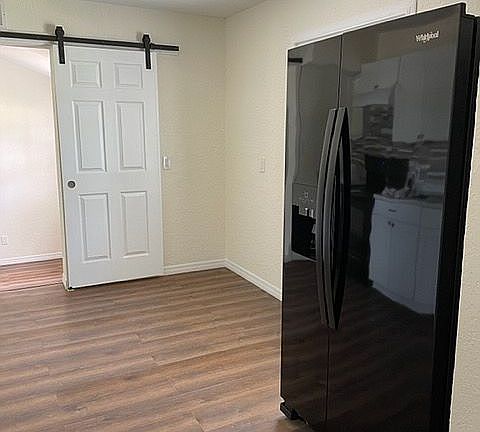 Kitchen photo 2