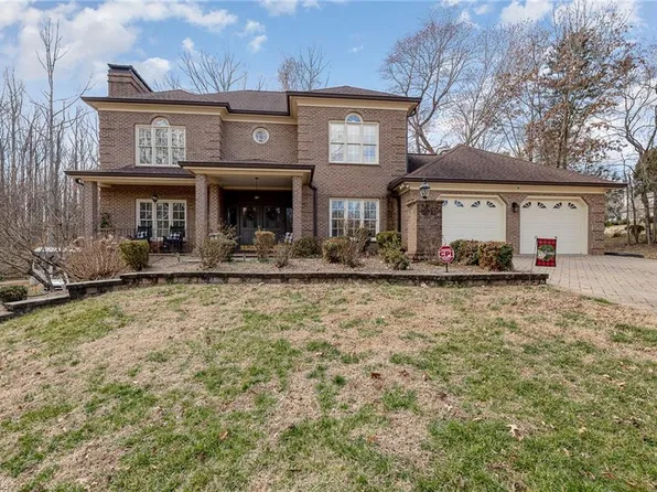 5012 Roxbury Ln, Kernersville, NC 27284