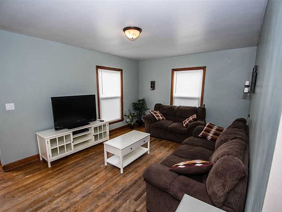 4th image of 1603 W 36th St