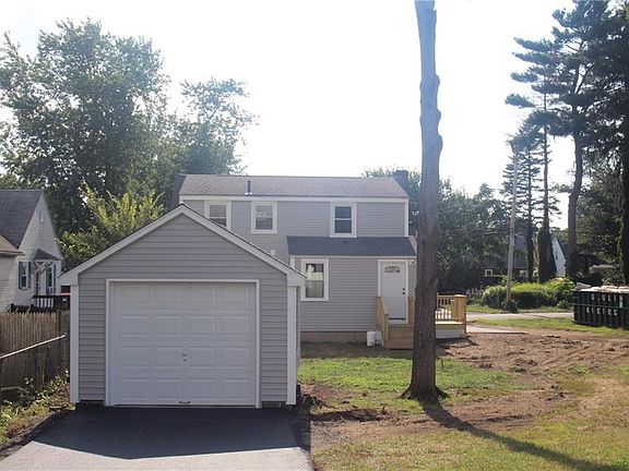 3rd image of 76 Boxwood Ave
