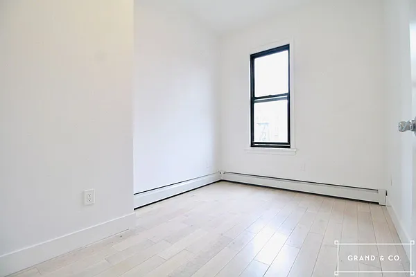 Rented by Grand & Co. | media 42