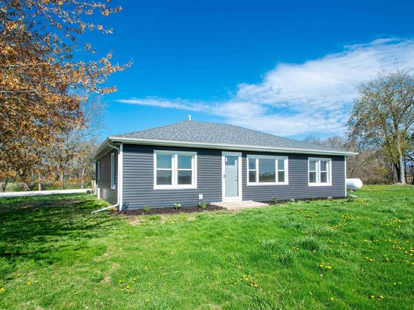5621 S Martin Weber Rd, Glasford, IL 61533
