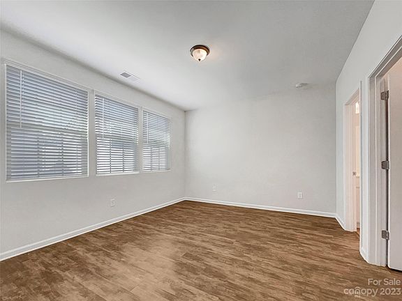 5th image of 2637 Winter Thistle Way